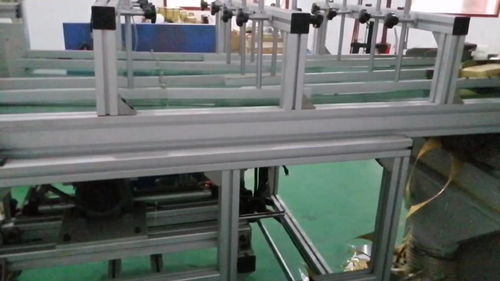 鋁箔餐盒生產廠家的精密機械生產線實拍